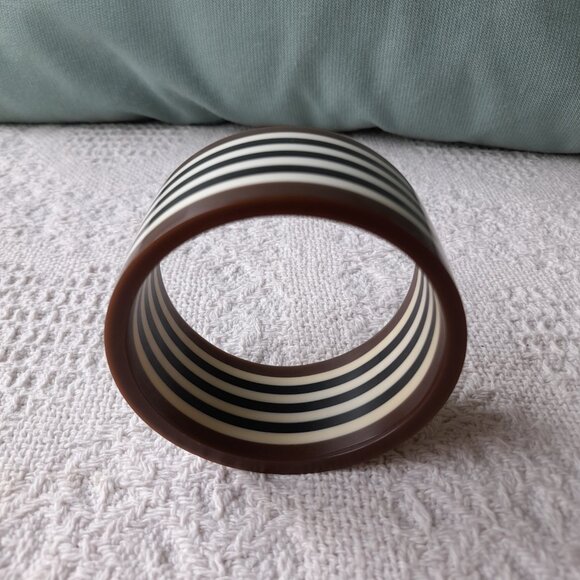 Vintage Plastic Bangle Bracelet Striped Brown Black White Straight - Picture 10 of 16